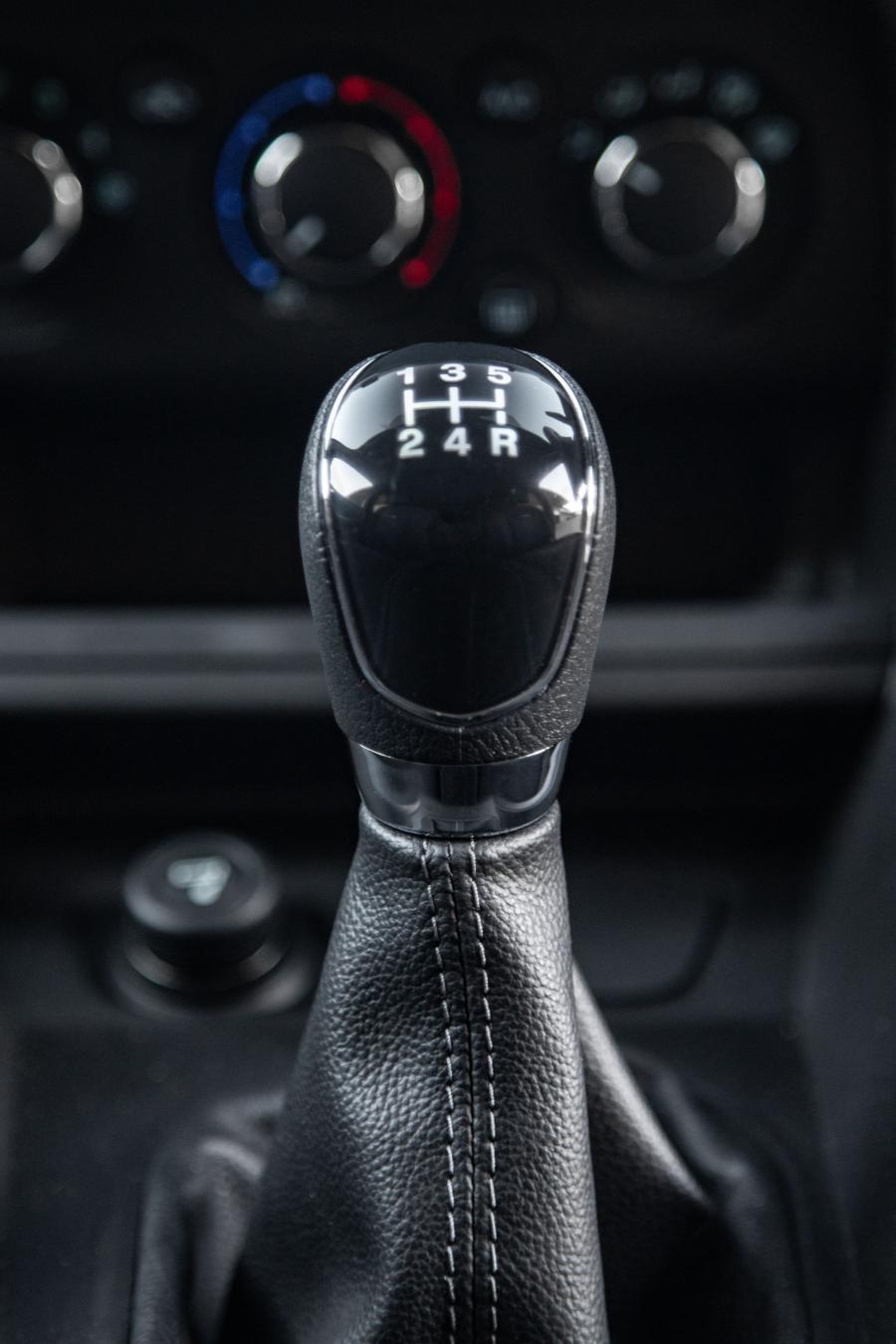 Детали интерьера Ford Figo Blu 2019 года  (фото 33 из 40)